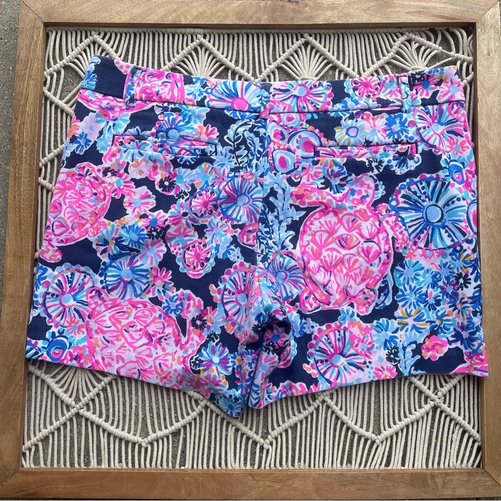 Lilly Pulitzer Printed Shorts Size 14 - Picture 4 of 4